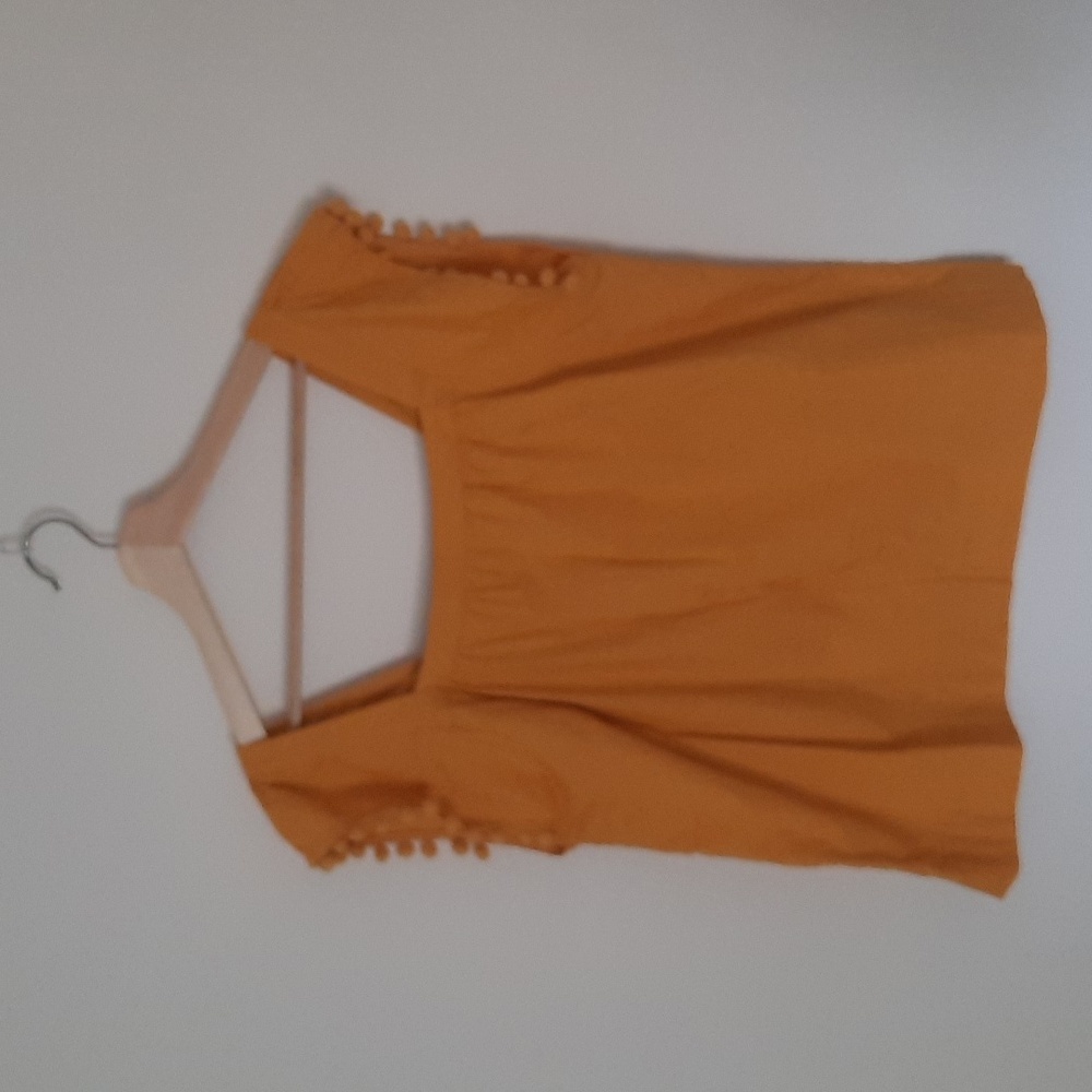 Cotton pom pom top